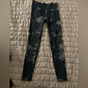 Turquoise tie-dye leggings